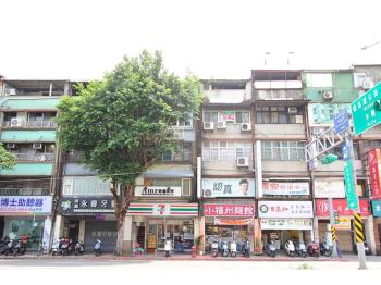 松山路公寓頂樓大空間