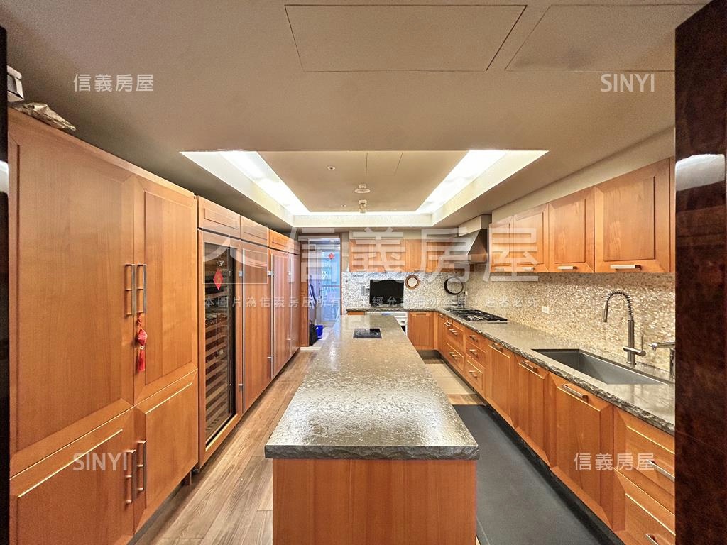 長虹虹頂霸景豪邸房屋室內格局與周邊環境
