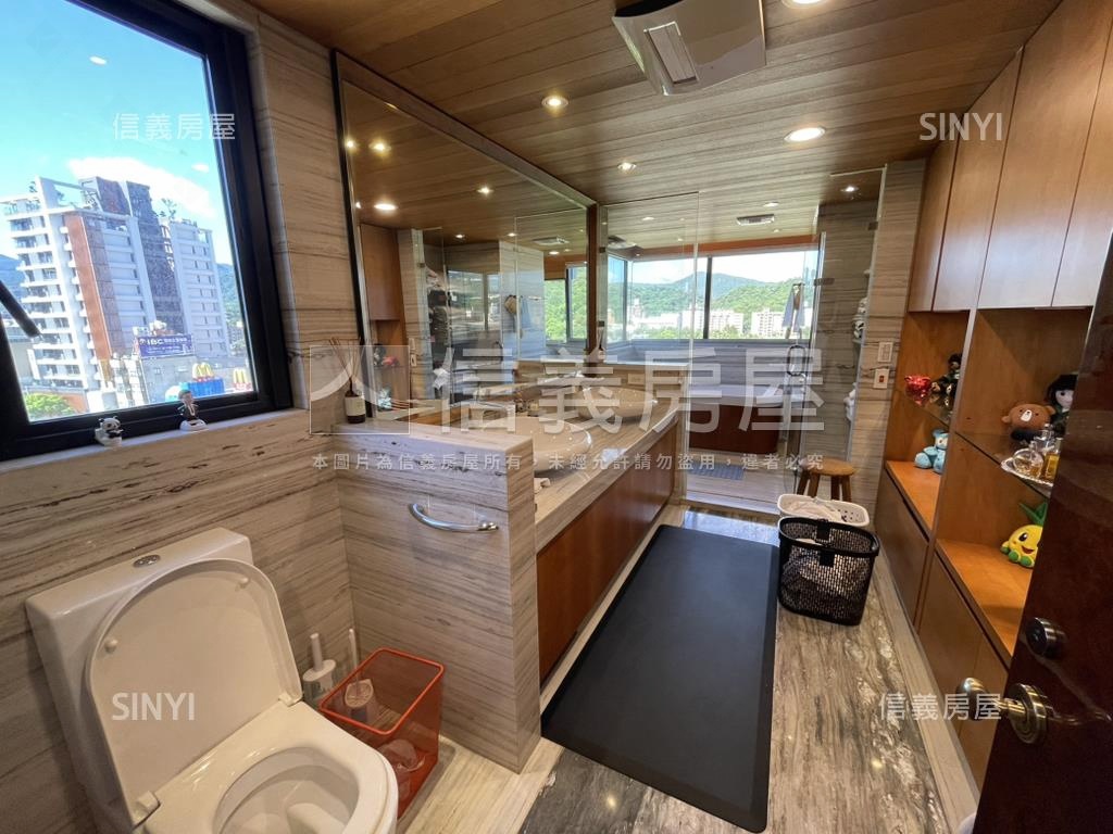 長虹虹頂霸景豪邸房屋室內格局與周邊環境