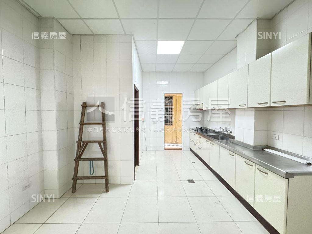 土庫清豐正路套房透天房屋室內格局與周邊環境