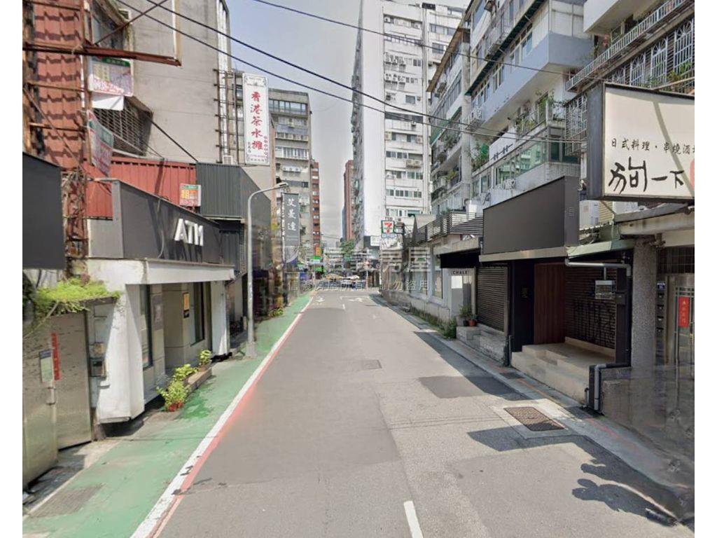 東區面寬鬧區金店房屋室內格局與周邊環境