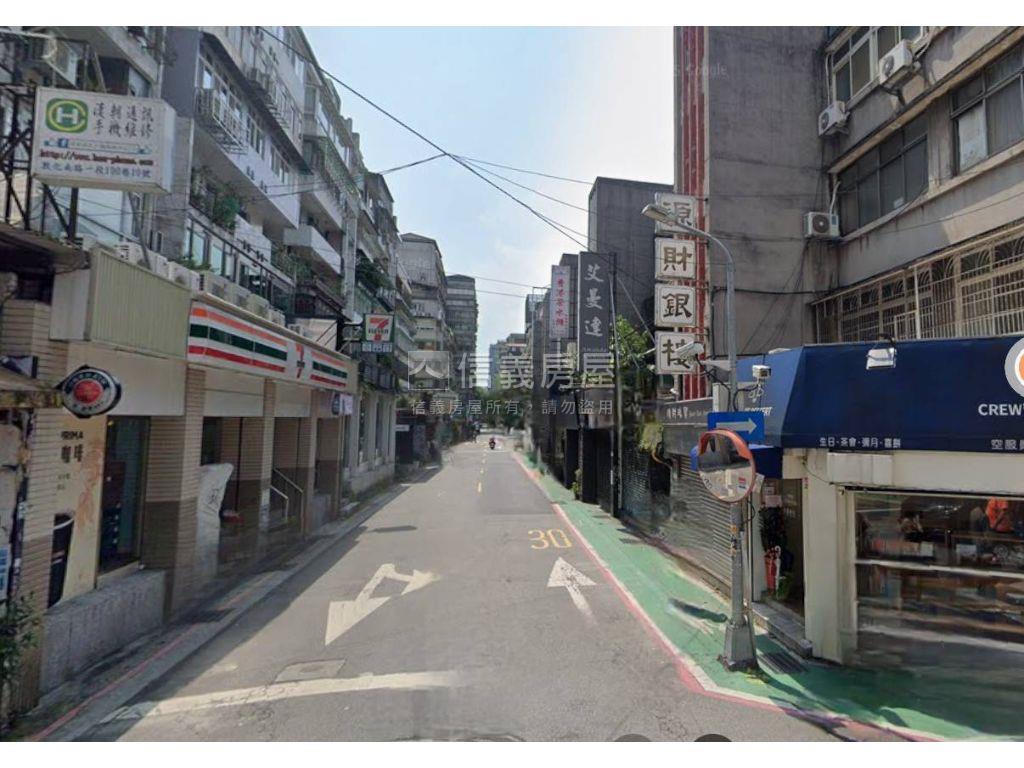 東區面寬鬧區金店房屋室內格局與周邊環境