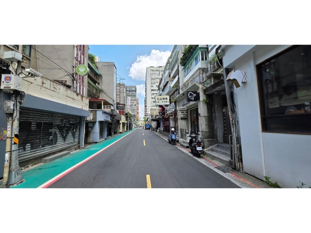 東區面寬鬧區金店房屋室內格局與周邊環境