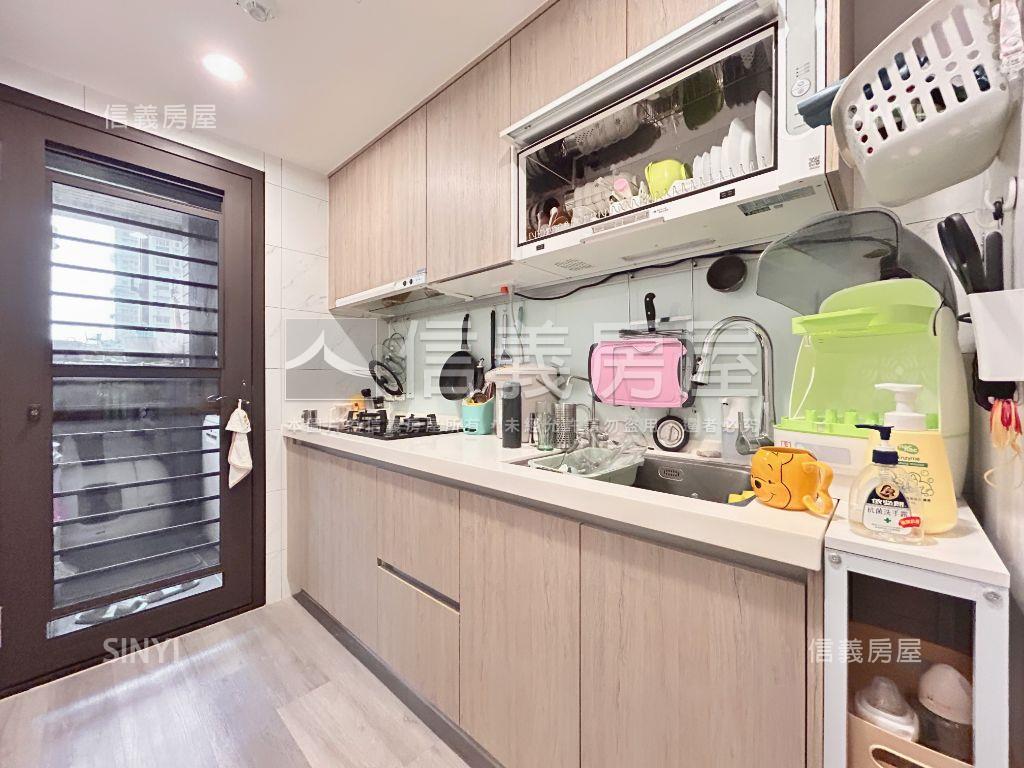 鴻廣新Ａ７精裝樹景美宅房屋室內格局與周邊環境