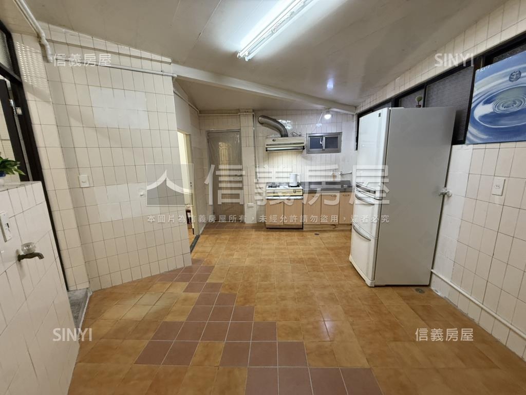 金龍路靜巷一樓大空間房屋室內格局與周邊環境