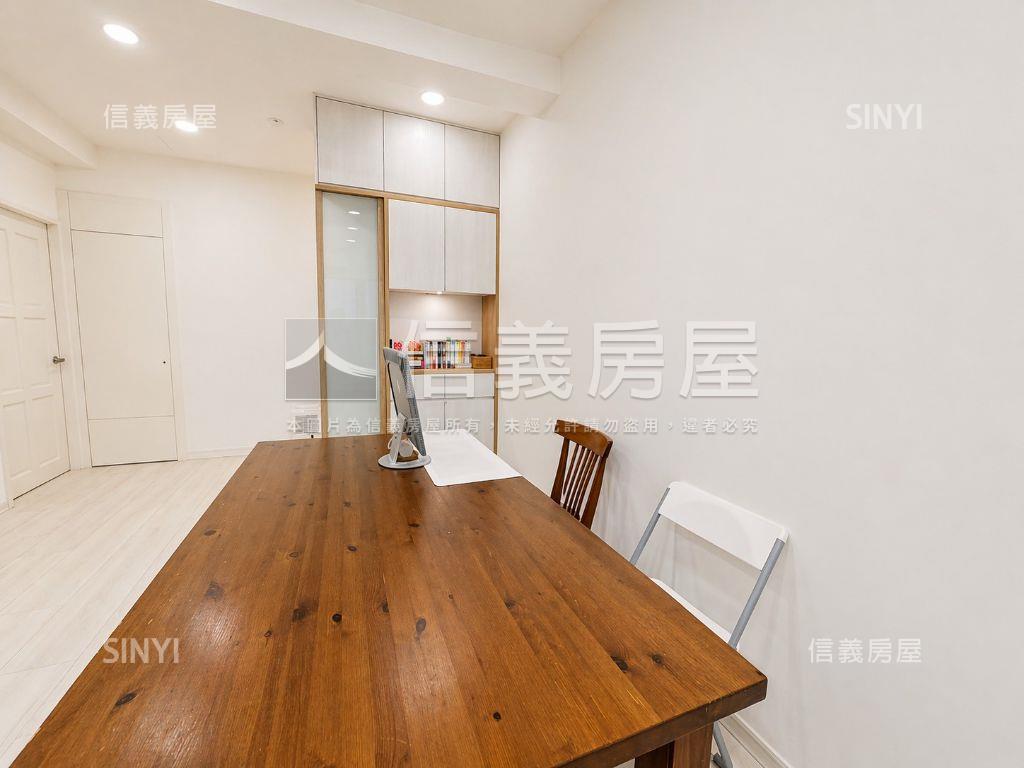 純白○上東城兩房車位房屋室內格局與周邊環境