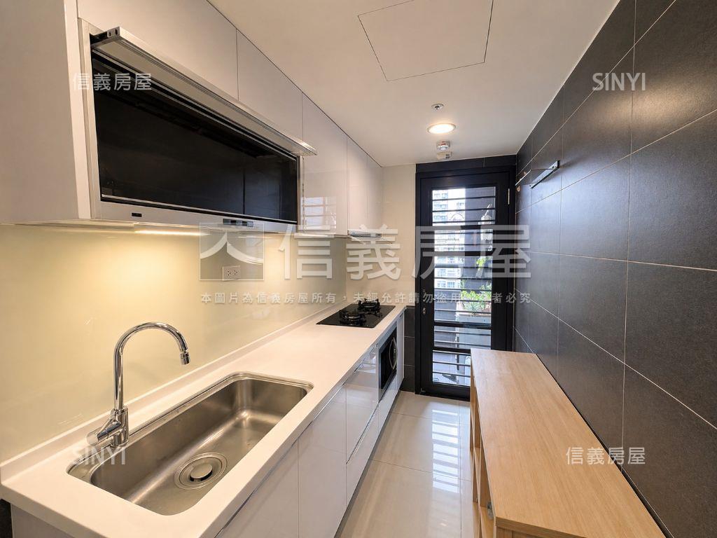 純白○上東城兩房車位房屋室內格局與周邊環境