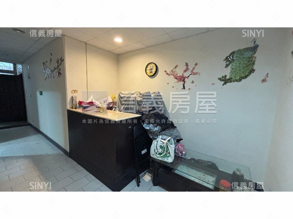 士林捷運站美德街二樓房屋室內格局與周邊環境