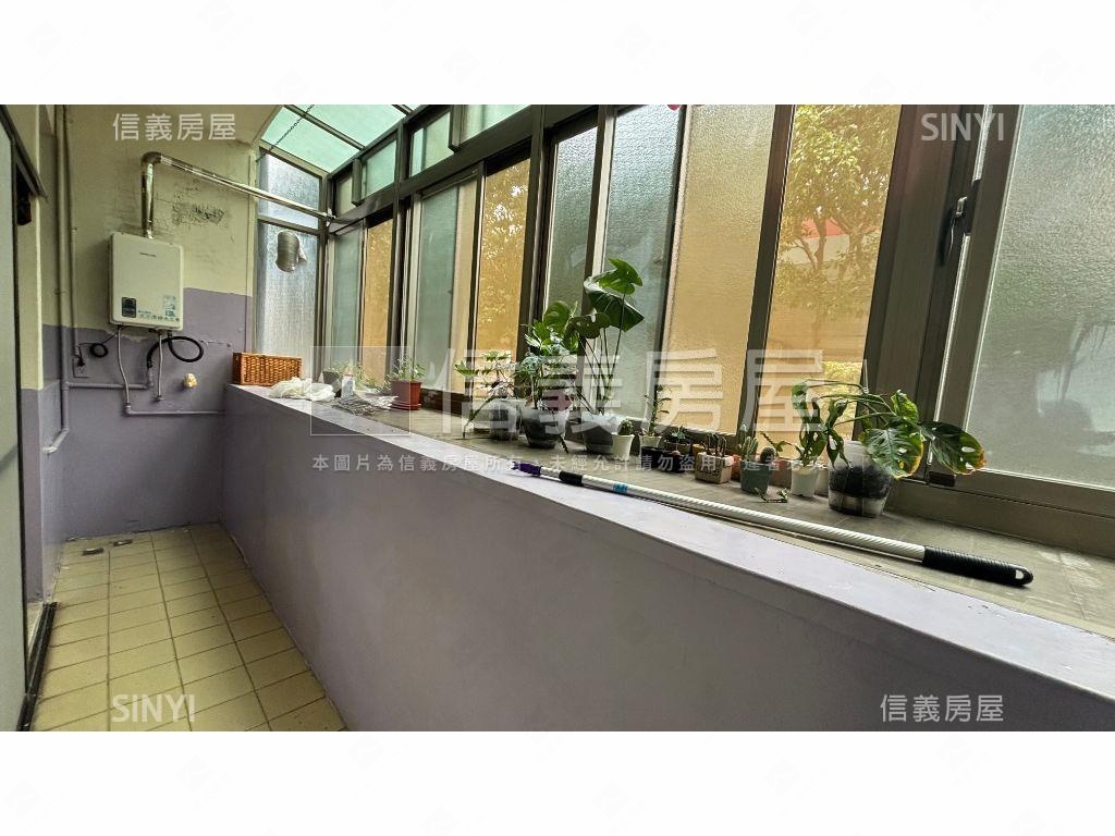 士林捷運站美德街二樓房屋室內格局與周邊環境