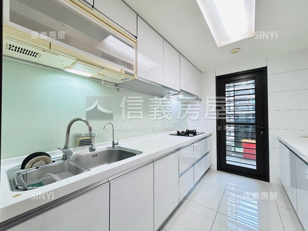 麗景尊享四房雙車位房屋室內格局與周邊環境