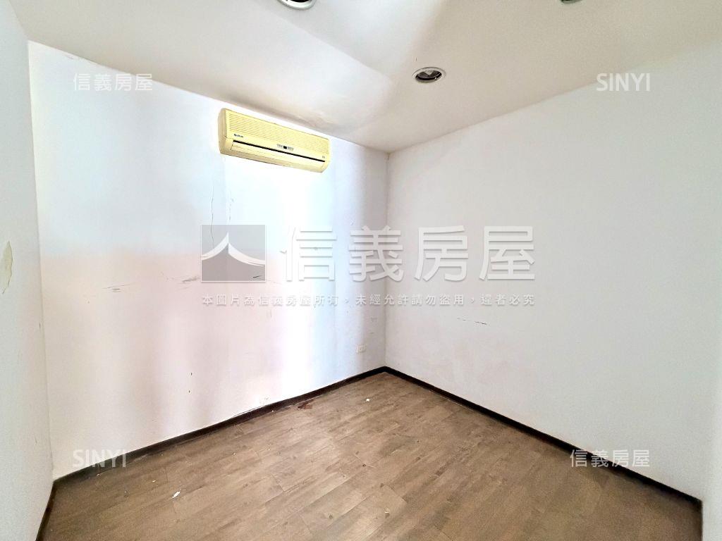 近內湖站稀有黃金一樓店面房屋室內格局與周邊環境