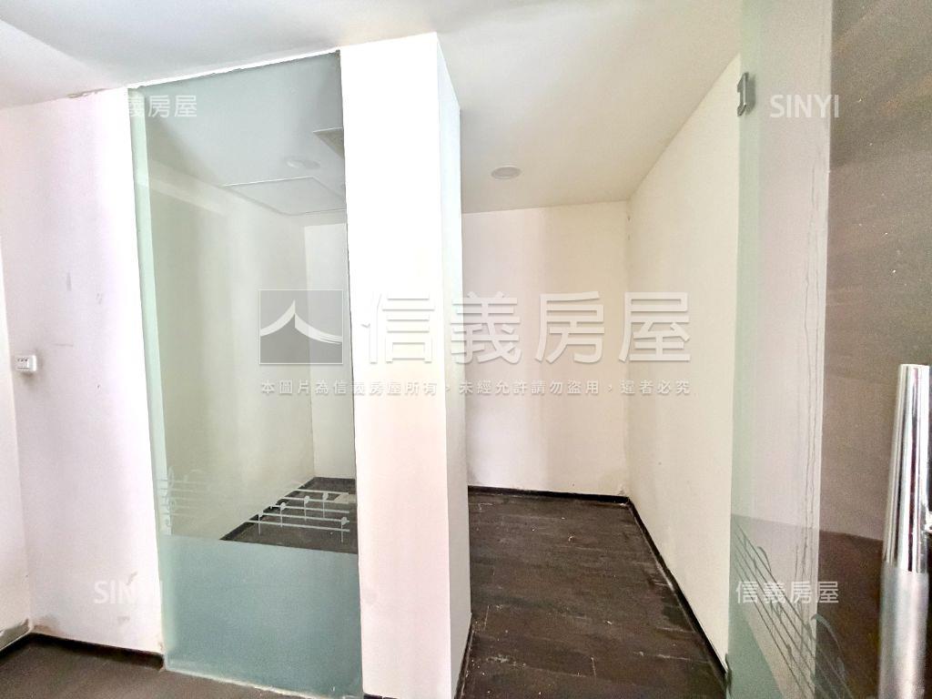 近內湖站稀有黃金一樓店面房屋室內格局與周邊環境