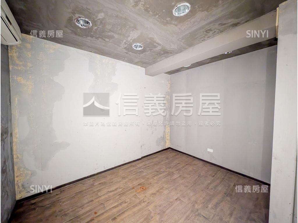 近內湖站稀有黃金一樓店面房屋室內格局與周邊環境