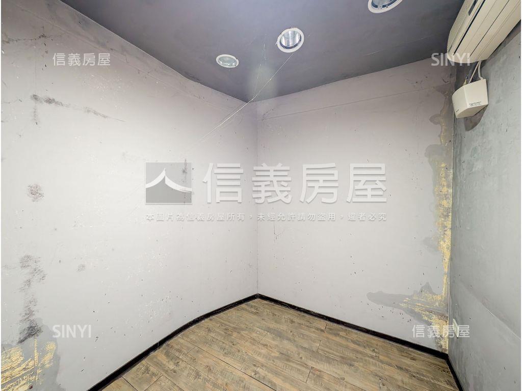 近內湖站稀有黃金一樓店面房屋室內格局與周邊環境
