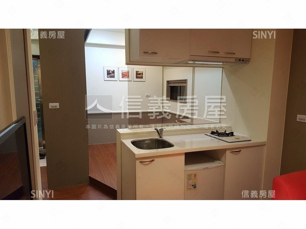 入主內湖。夢想精品琚房屋室內格局與周邊環境