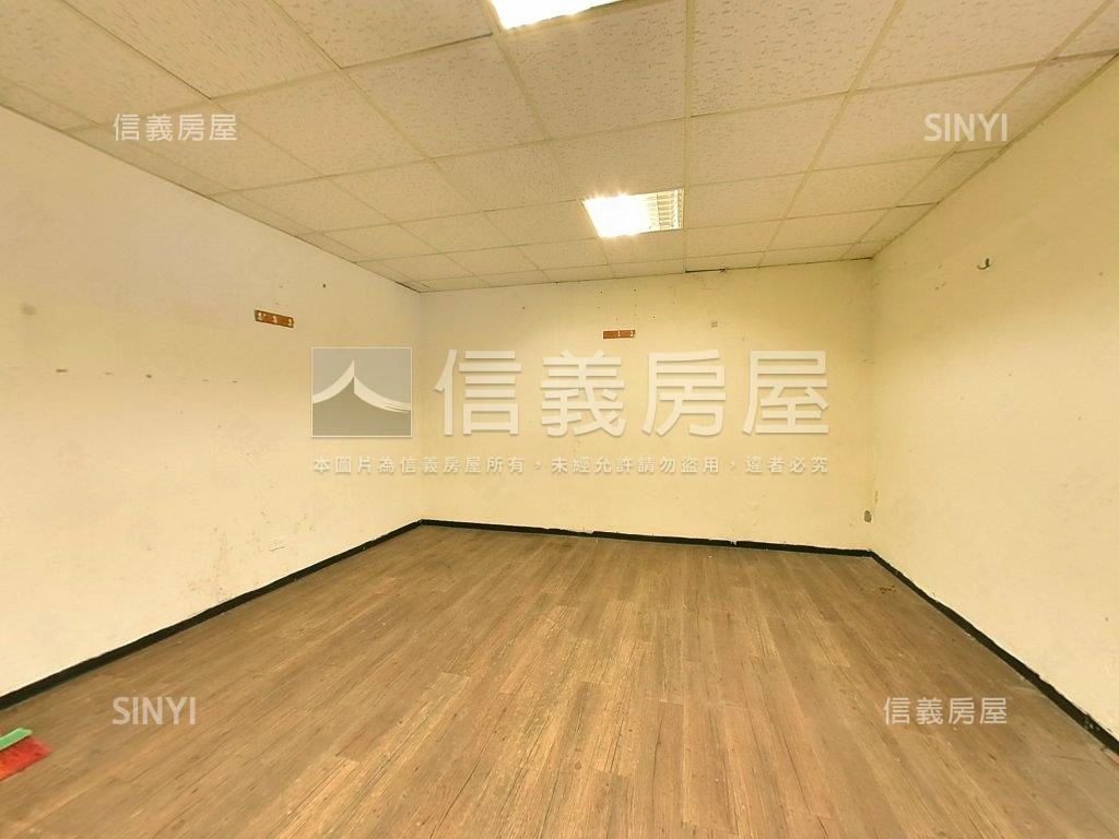 區公所黃金店面房屋室內格局與周邊環境