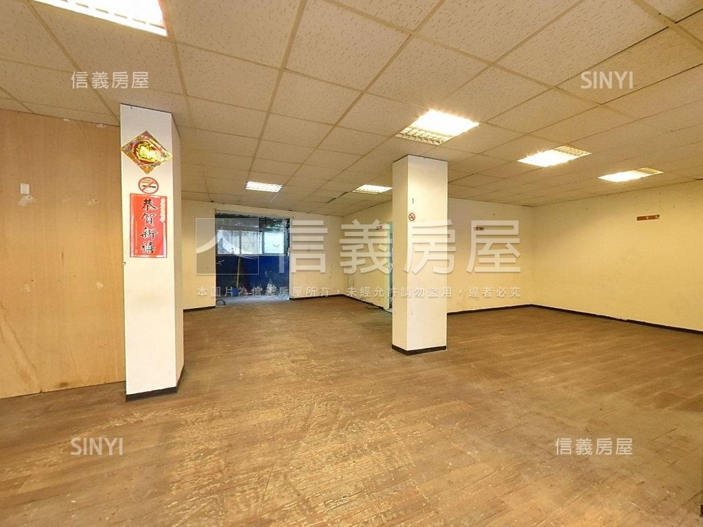 區公所黃金店面房屋室內格局與周邊環境