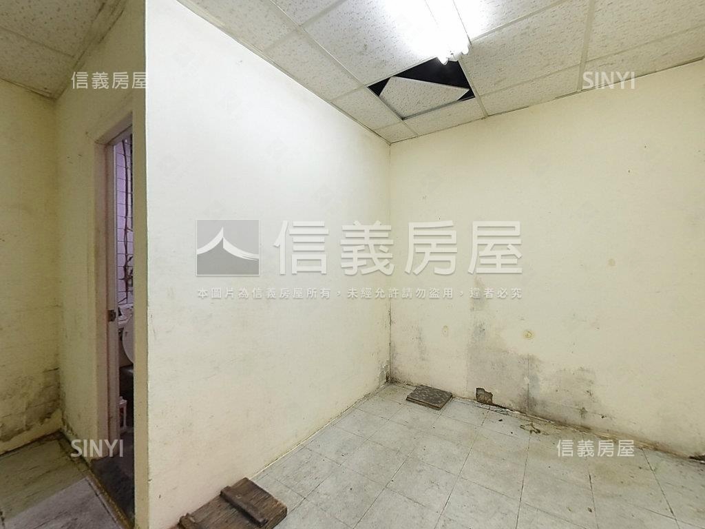 區公所黃金店面房屋室內格局與周邊環境