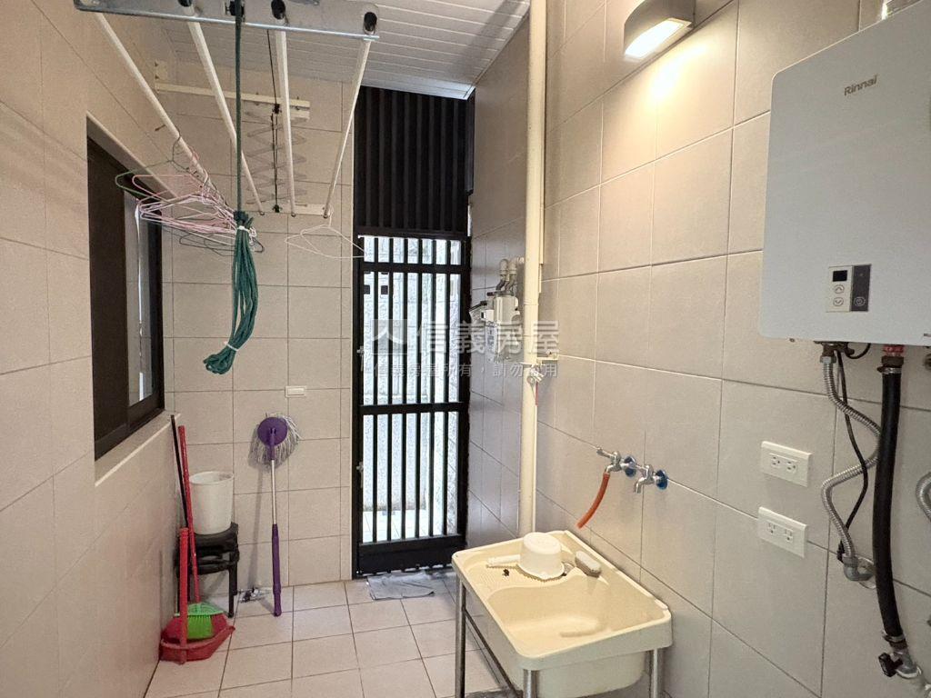 稀有釋出綠豐華三房附車位房屋室內格局與周邊環境