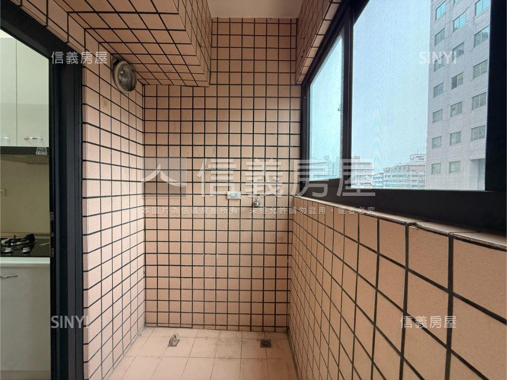 夯首購先看西屯三房平車房屋室內格局與周邊環境