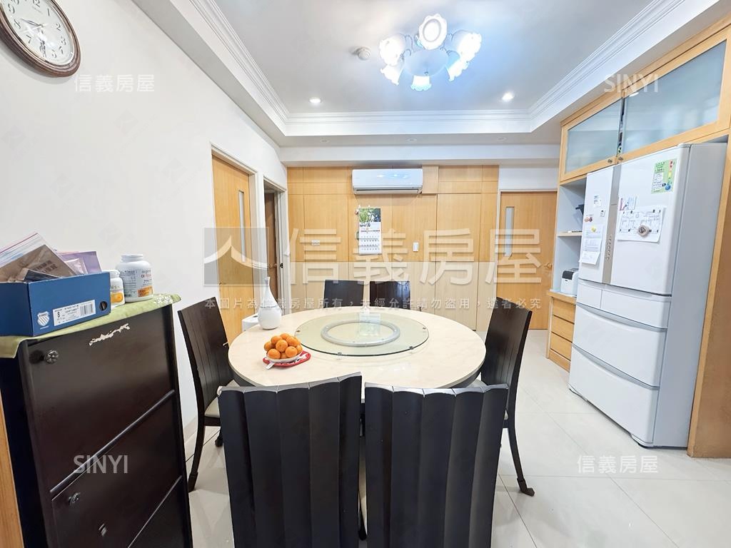 新埔捷運勳章四房車位房屋室內格局與周邊環境