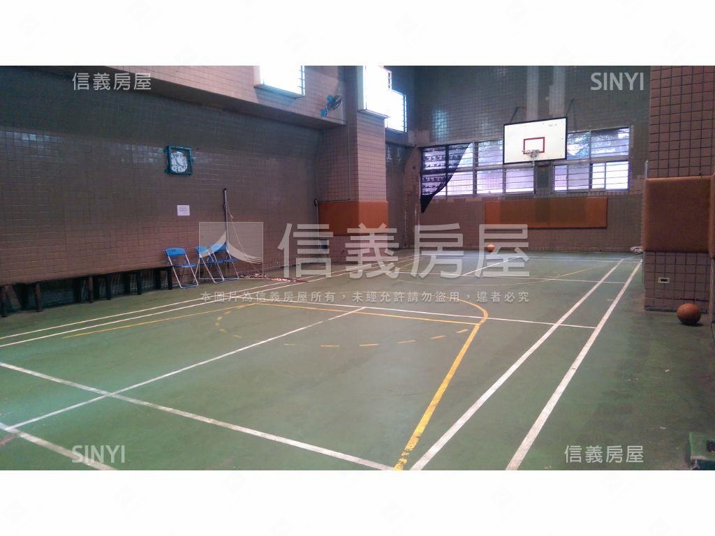 新埔捷運勳章四房車位房屋室內格局與周邊環境