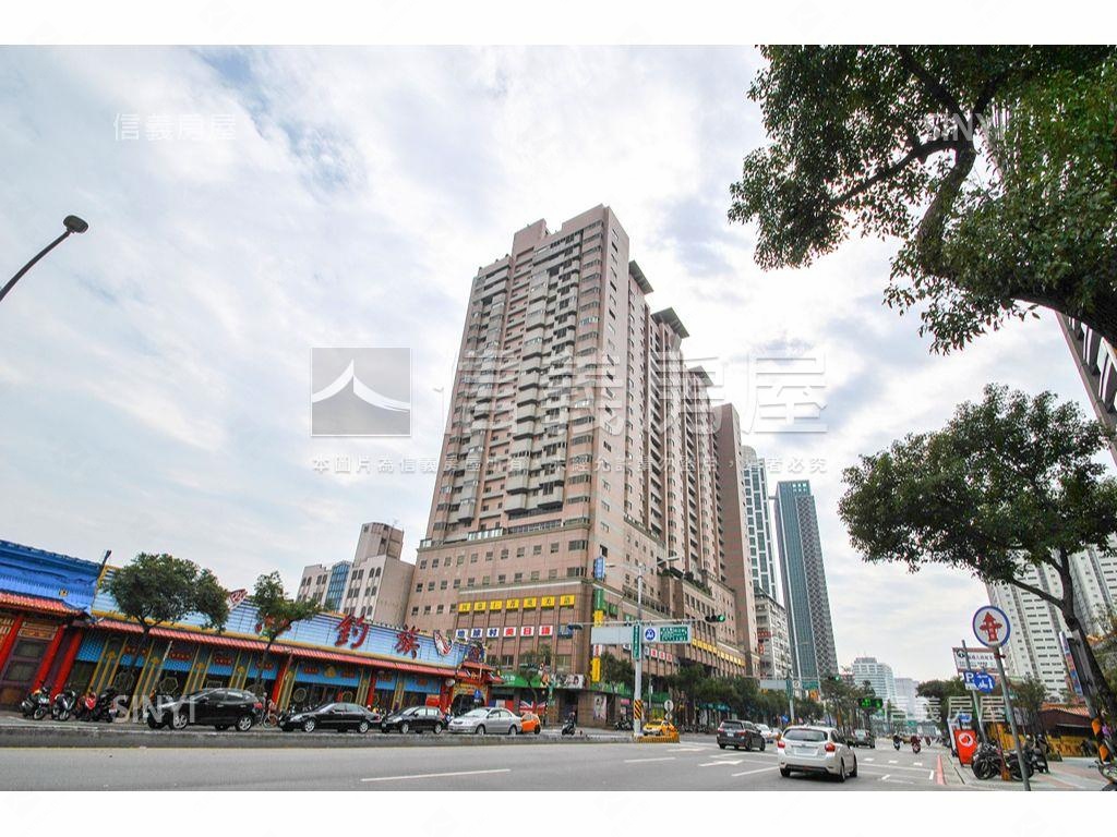 新埔捷運勳章四房車位房屋室內格局與周邊環境