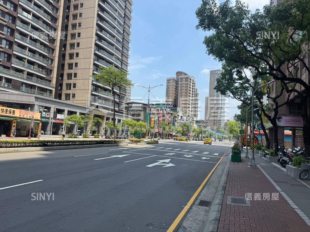 新埔捷運勳章四房車位房屋室內格局與周邊環境