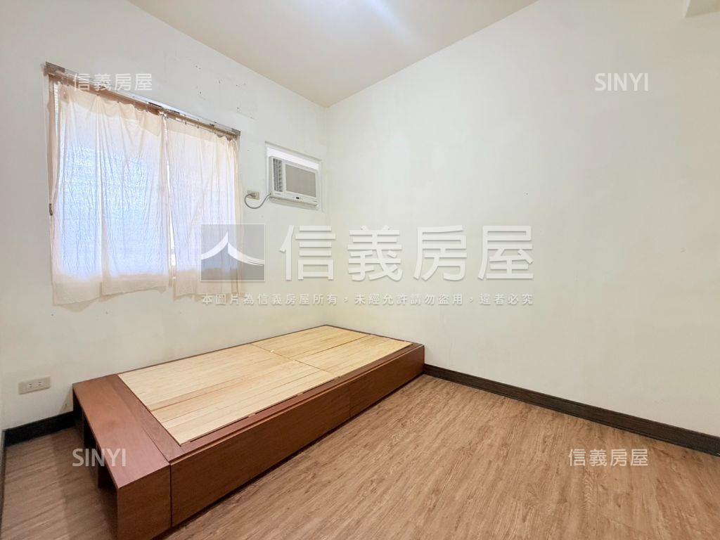 手刀詢問宏國薇閣二房房屋室內格局與周邊環境