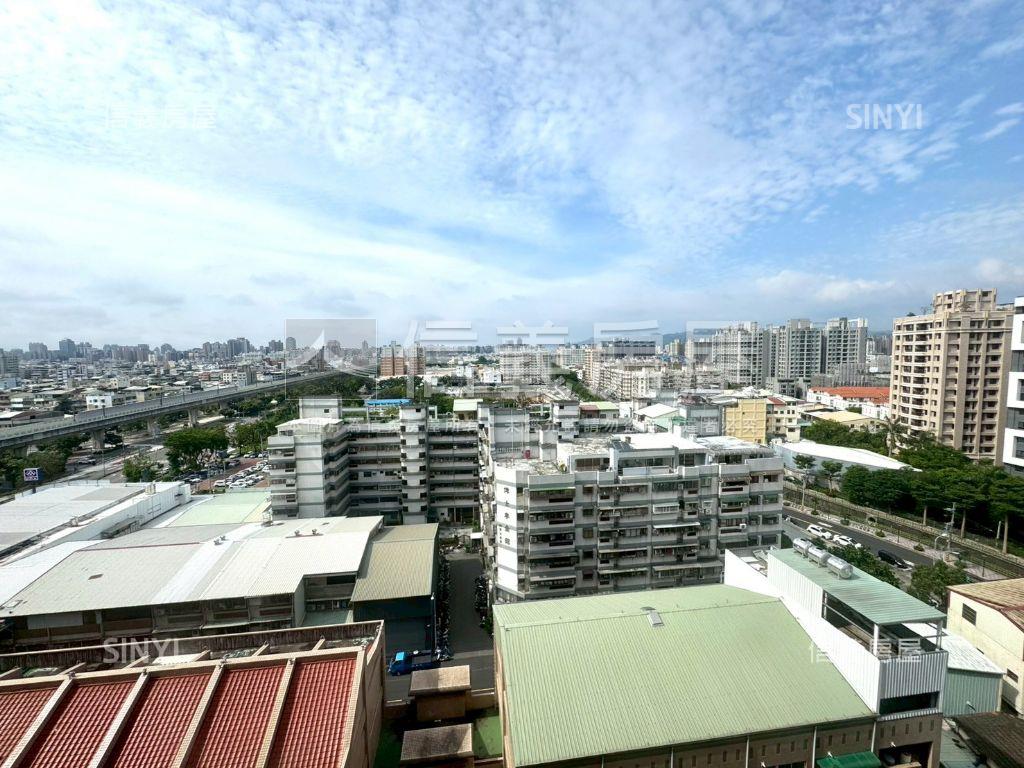 誠售北區美麗四房車位房屋室內格局與周邊環境