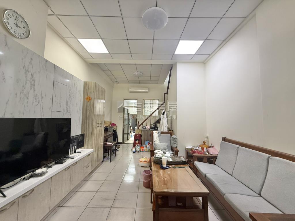 八期臨路透天國泰建設房屋室內格局與周邊環境