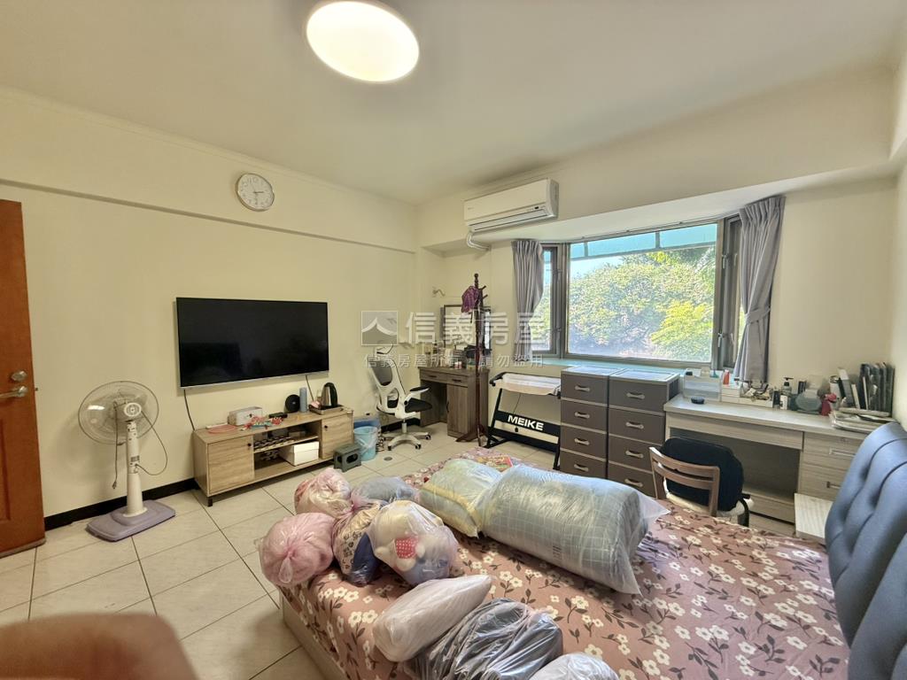 八期臨路透天國泰建設房屋室內格局與周邊環境