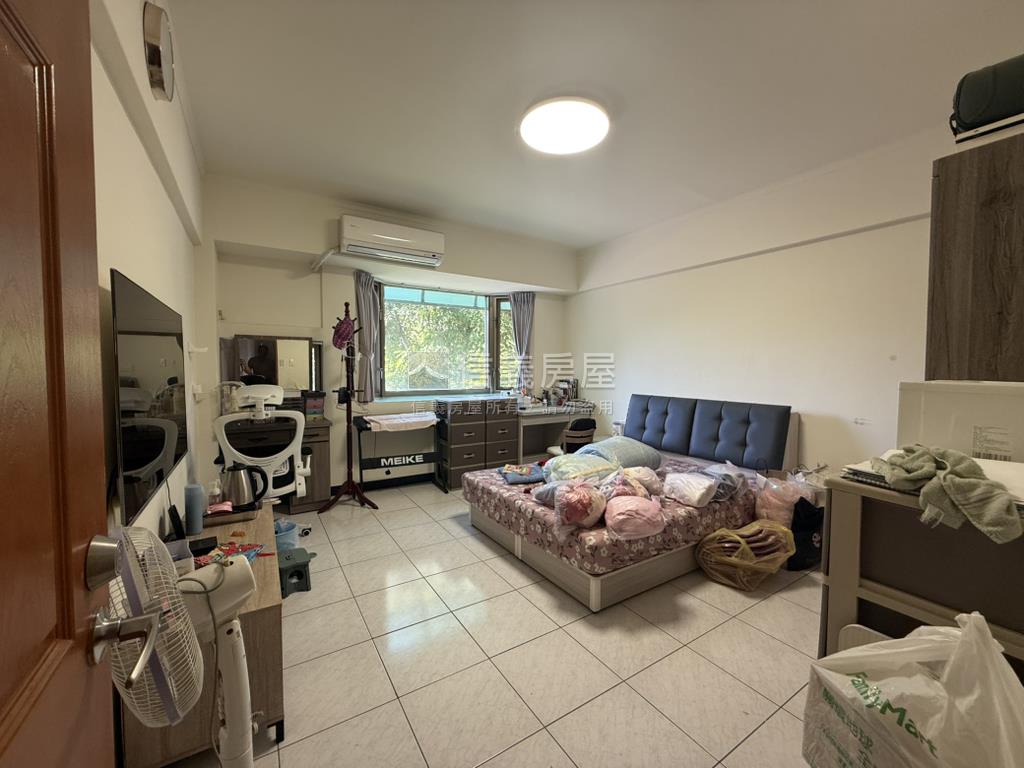 八期臨路透天國泰建設房屋室內格局與周邊環境