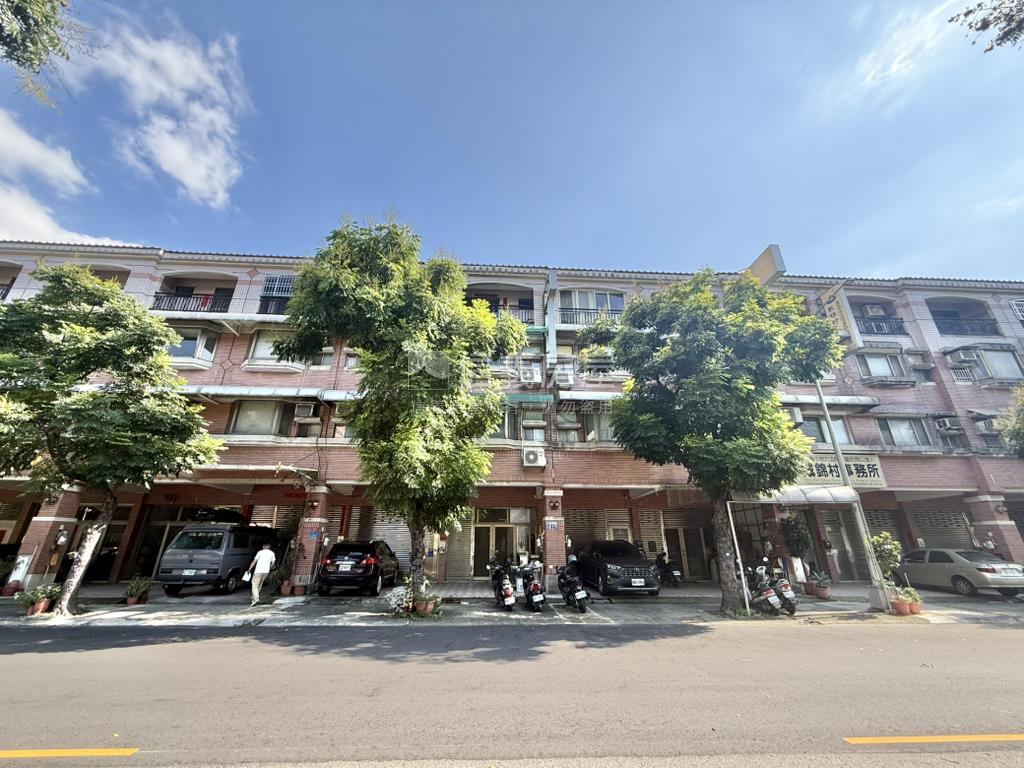 八期臨路透天國泰建設房屋室內格局與周邊環境