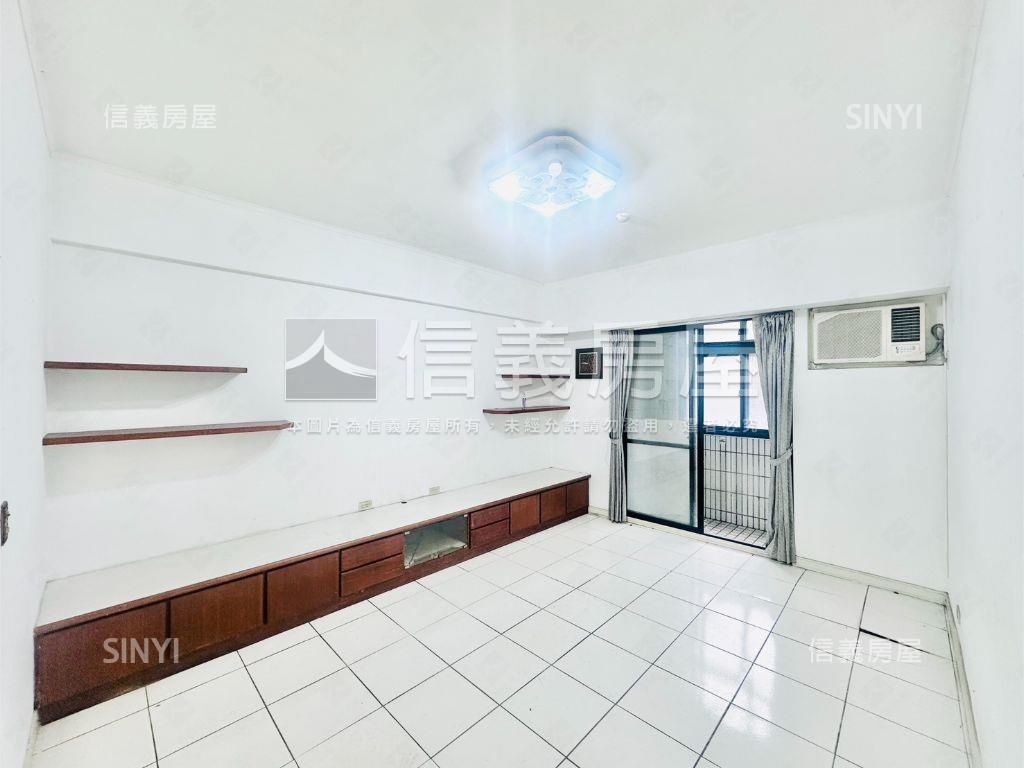 稀有國泰雕之森三房車位房屋室內格局與周邊環境