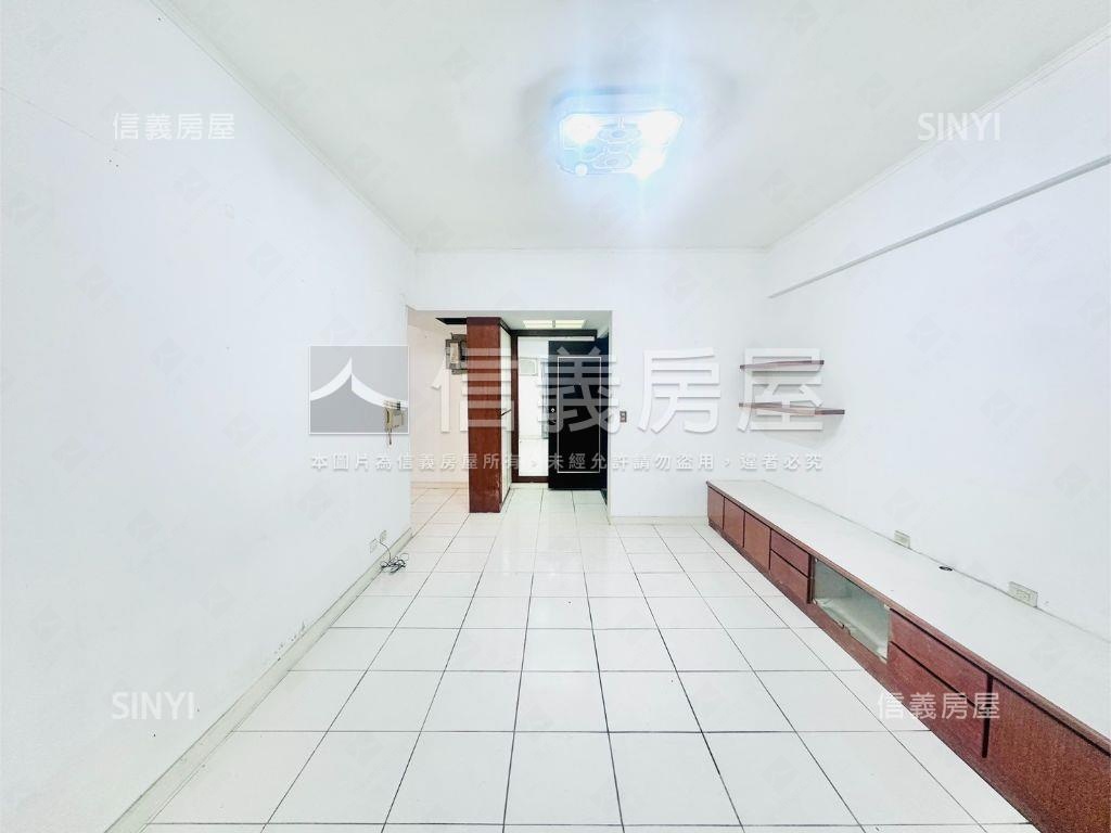 稀有國泰雕之森三房車位房屋室內格局與周邊環境