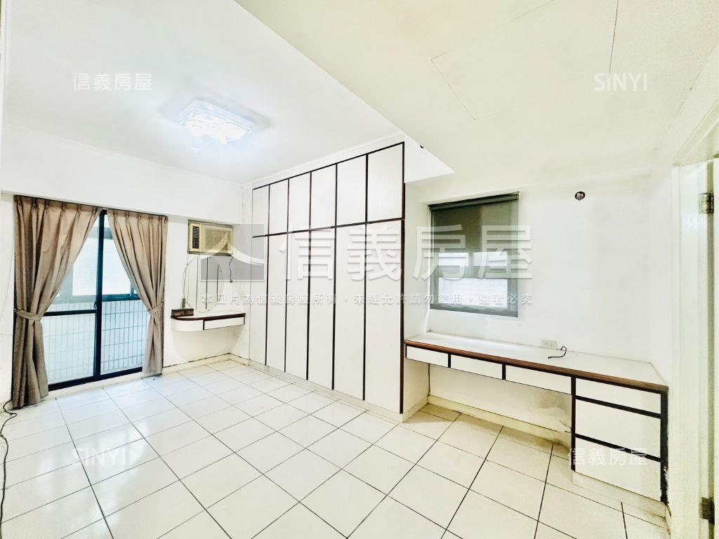 稀有國泰雕之森三房車位房屋室內格局與周邊環境