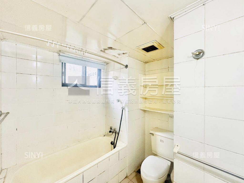 稀有國泰雕之森三房車位房屋室內格局與周邊環境