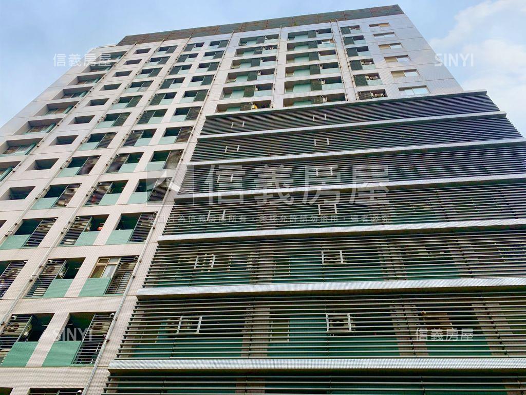 正臺灣大道燙金門牌金店面房屋室內格局與周邊環境