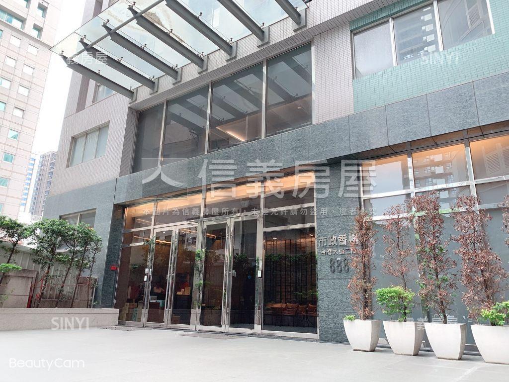 正臺灣大道燙金門牌金店面房屋室內格局與周邊環境