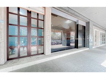 正臺灣大道燙金門牌金店面