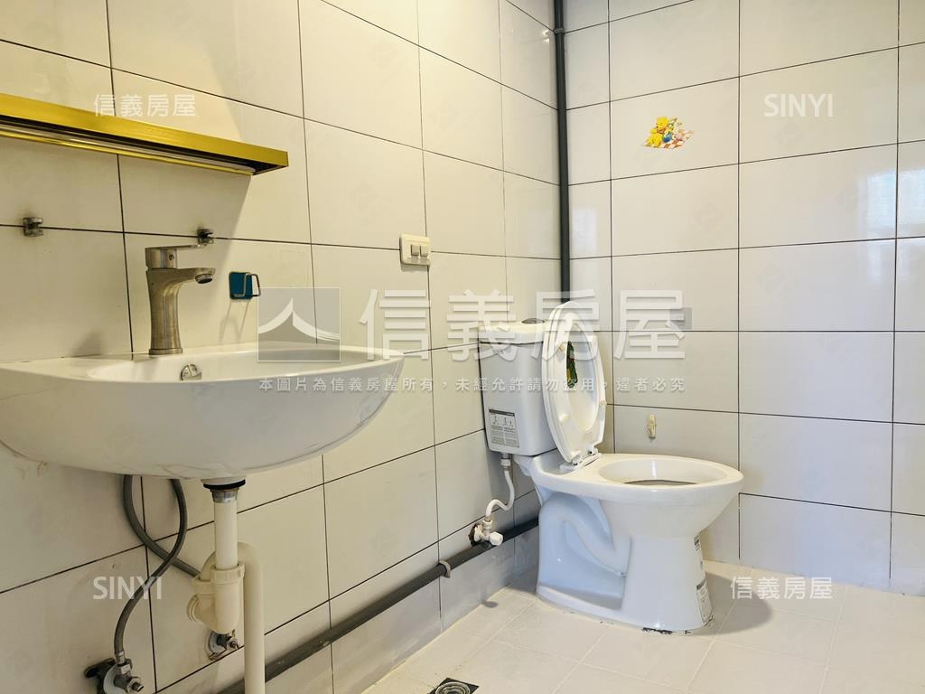 三多商圈樓下銀行美三房房屋室內格局與周邊環境