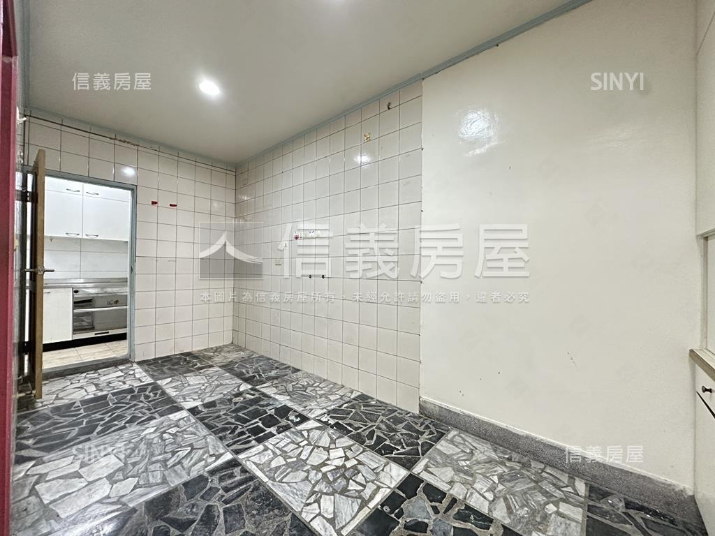標準方正格局孝親一樓房屋室內格局與周邊環境