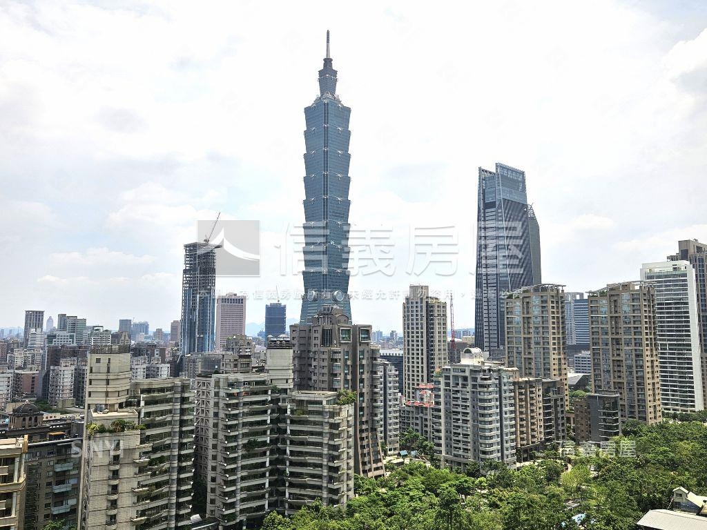 信義區高樓美景毛胚辦公房屋室內格局與周邊環境