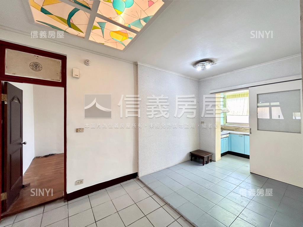 仁德國宅２樓房屋室內格局與周邊環境