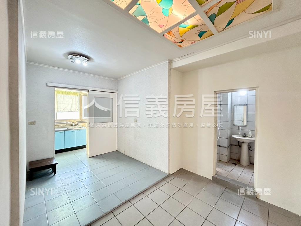 仁德國宅２樓房屋室內格局與周邊環境