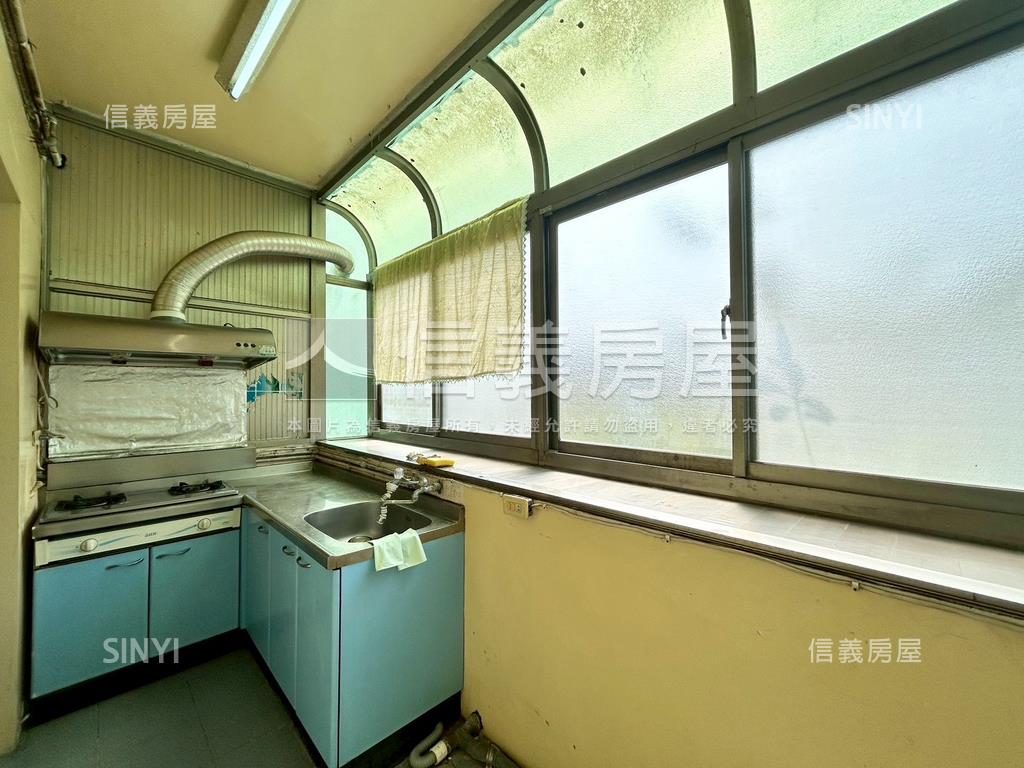 仁德國宅２樓房屋室內格局與周邊環境