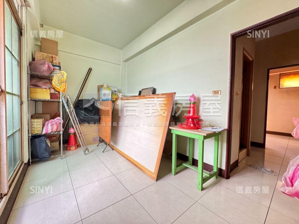 仁武美透天房屋室內格局與周邊環境