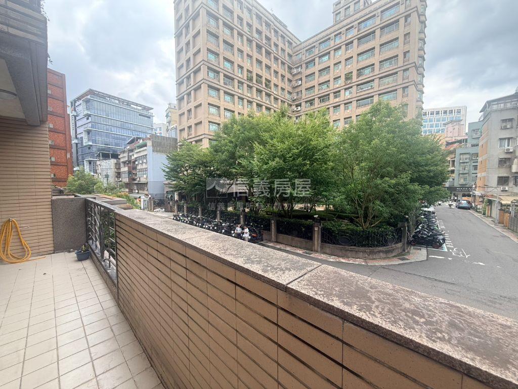 皇翔維也納皇后房屋室內格局與周邊環境