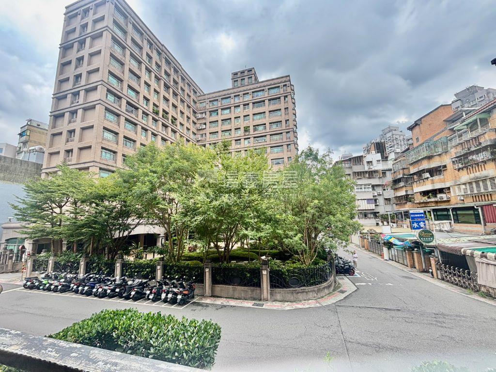 皇翔維也納皇后房屋室內格局與周邊環境